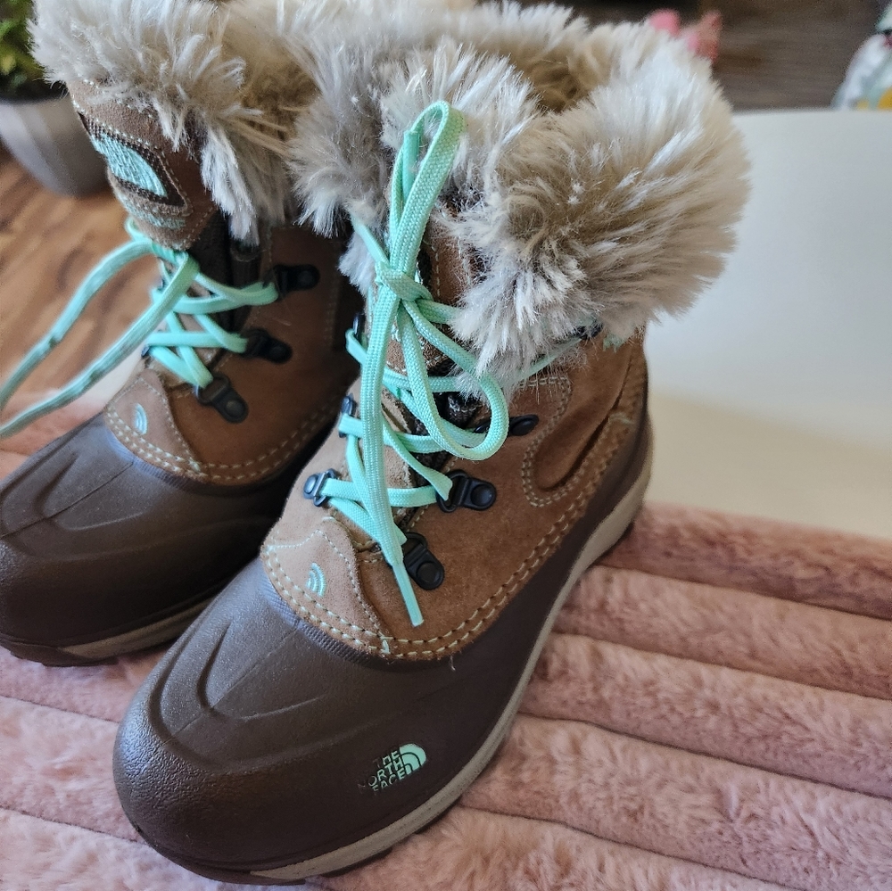 Girls Northface Waterproof Boots